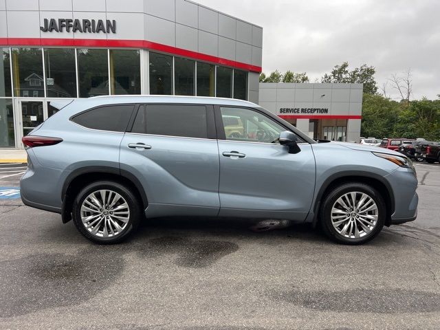 2024 Toyota Highlander Platinum