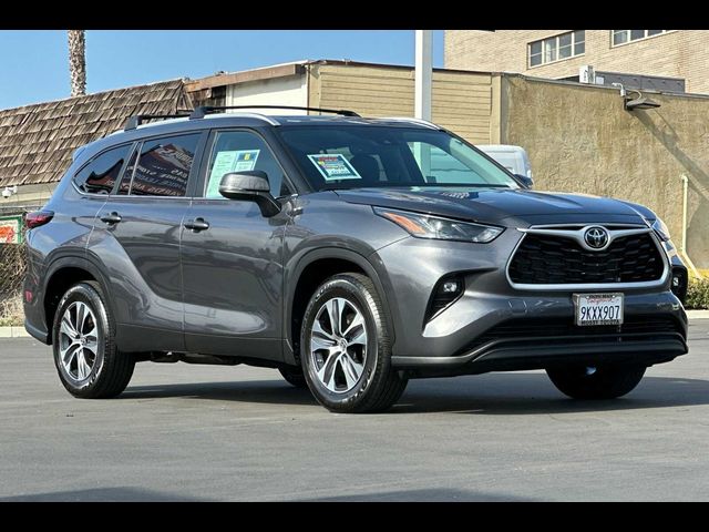 2024 Toyota Highlander XLE