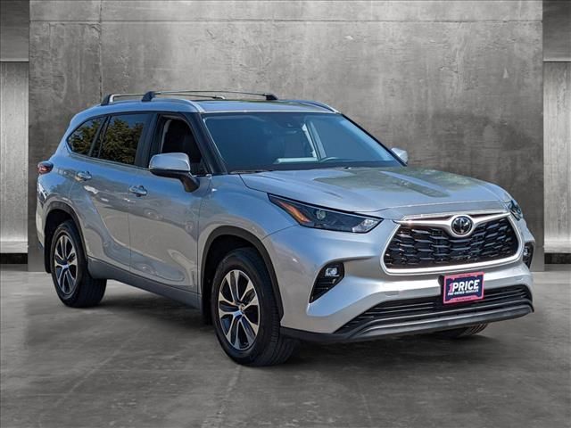 2024 Toyota Highlander XLE