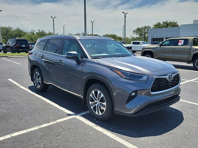 2024 Toyota Highlander XLE