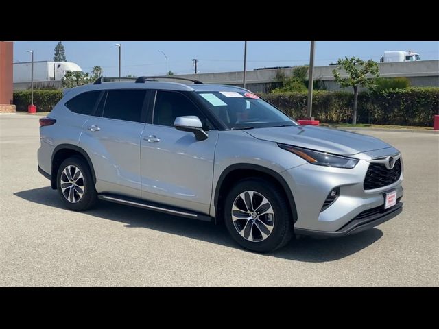 2024 Toyota Highlander XLE