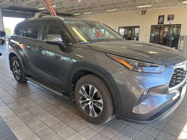 2024 Toyota Highlander XLE