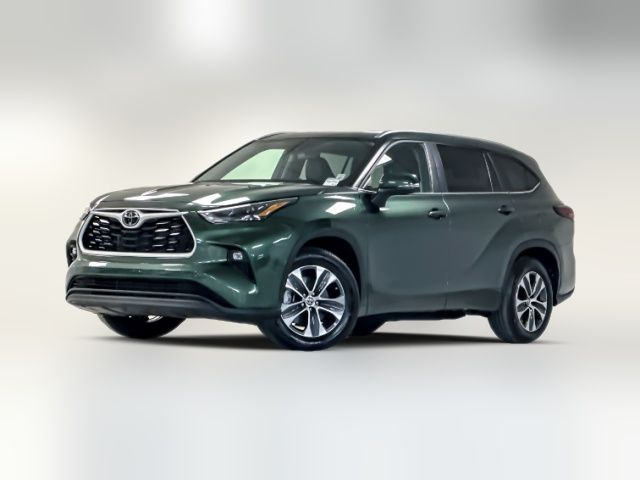 2024 Toyota Highlander LE