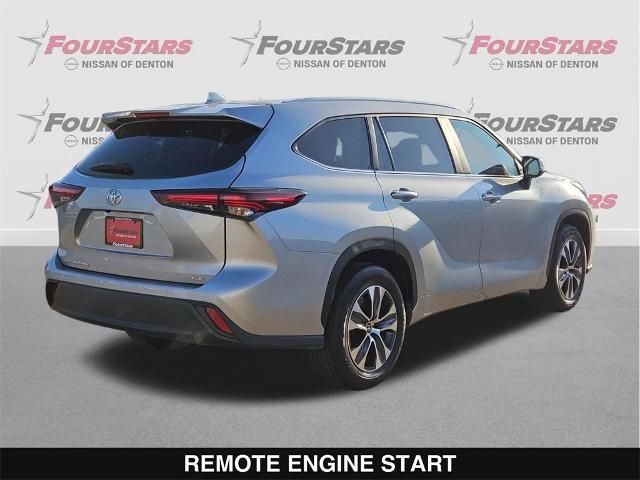 2024 Toyota Highlander LE