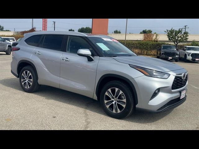 2024 Toyota Highlander XLE