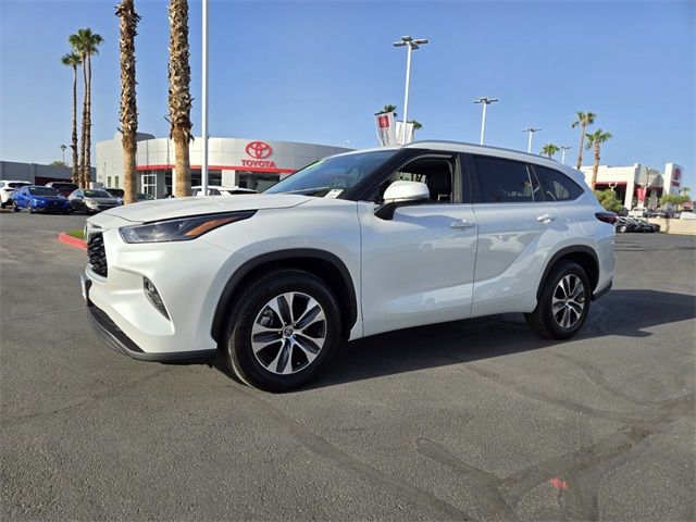 2024 Toyota Highlander XLE