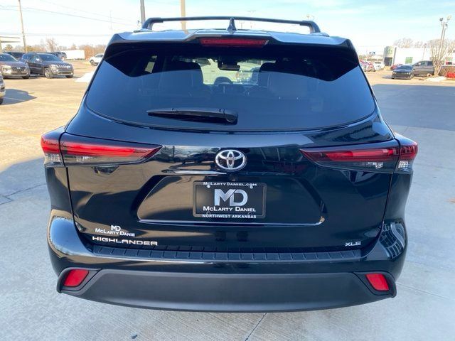 2024 Toyota Highlander LE