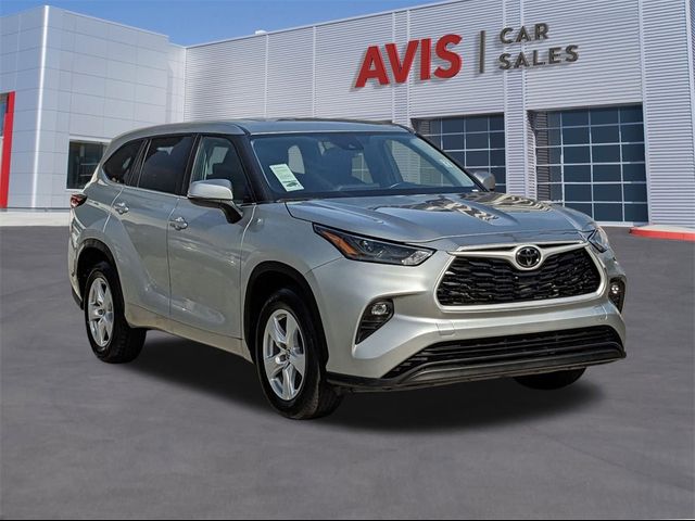 2024 Toyota Highlander LE