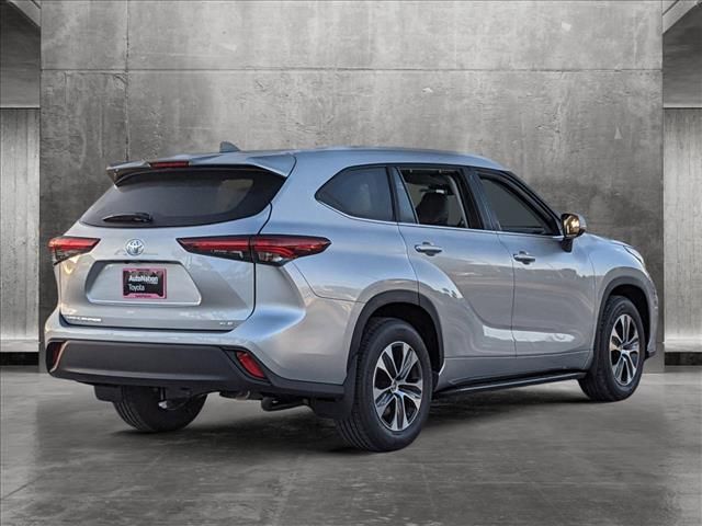 2024 Toyota Highlander XLE