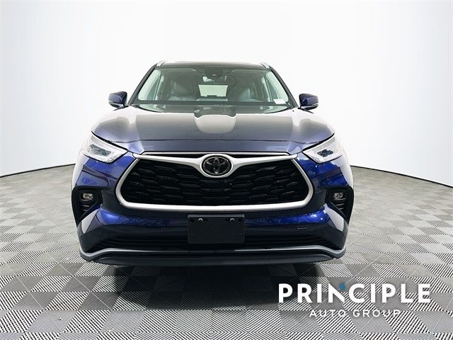 2024 Toyota Highlander LE