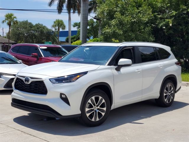 2024 Toyota Highlander XLE