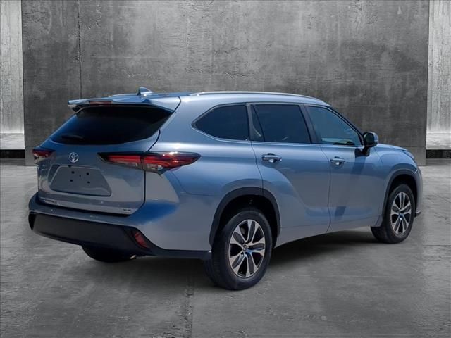 2024 Toyota Highlander XLE