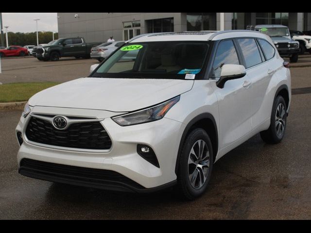 2024 Toyota Highlander XLE