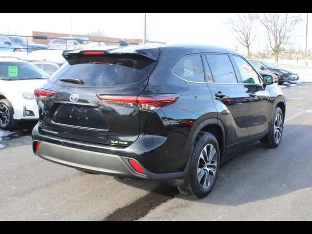 2024 Toyota Highlander XLE