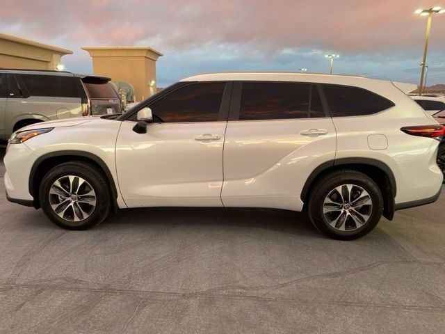 2024 Toyota Highlander 