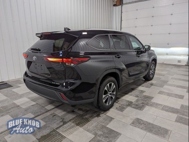 2024 Toyota Highlander XLE