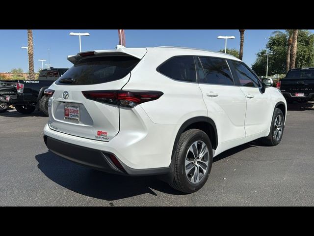 2024 Toyota Highlander XLE