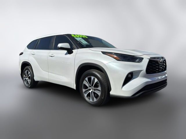 2024 Toyota Highlander XLE