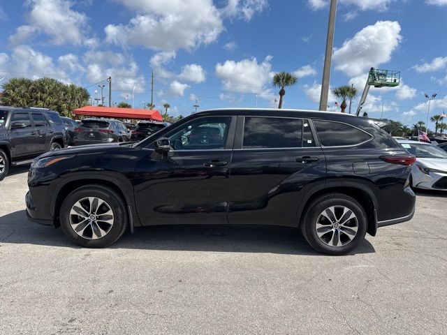 2024 Toyota Highlander XLE