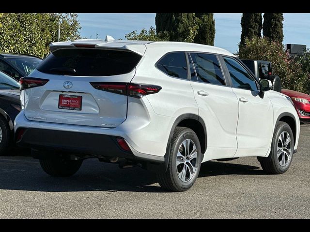 2024 Toyota Highlander XLE