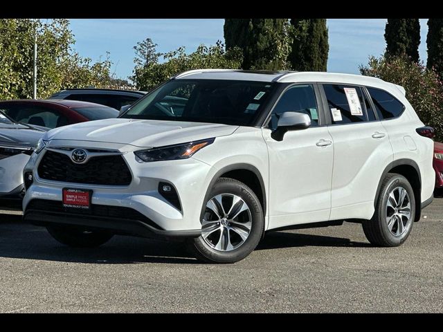 2024 Toyota Highlander XLE