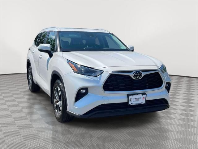 2024 Toyota Highlander XLE