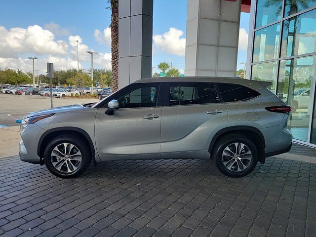 2024 Toyota Highlander XLE