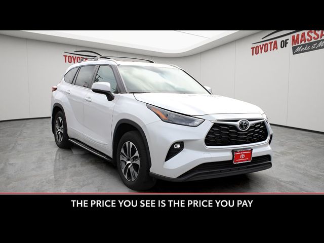 2024 Toyota Highlander XLE