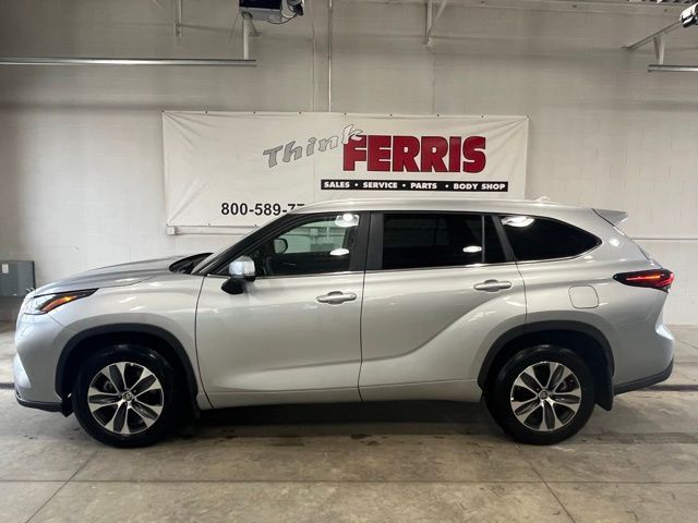 2024 Toyota Highlander XLE