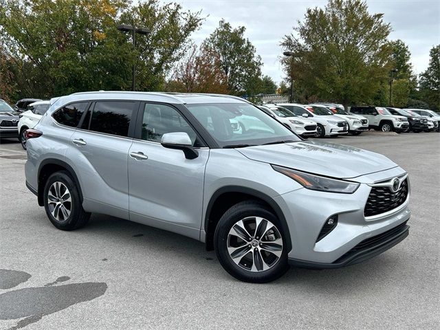 2024 Toyota Highlander XLE