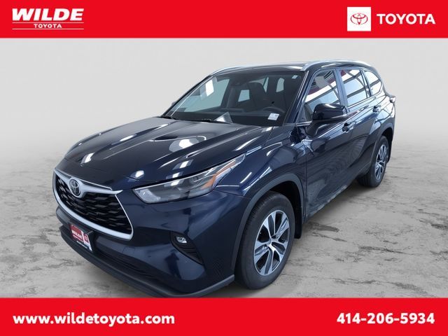 Used 2024 Toyota Highlander XLE For Sale in West Allis, WI | Capital ...