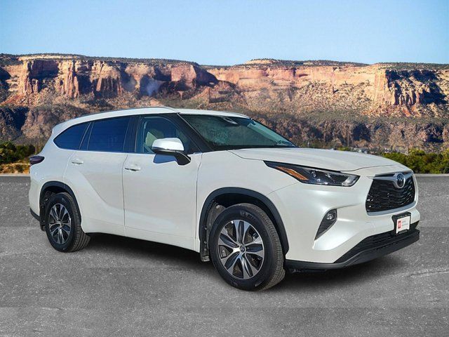 2024 Toyota Highlander XLE