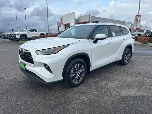 2024 Toyota Highlander XLE