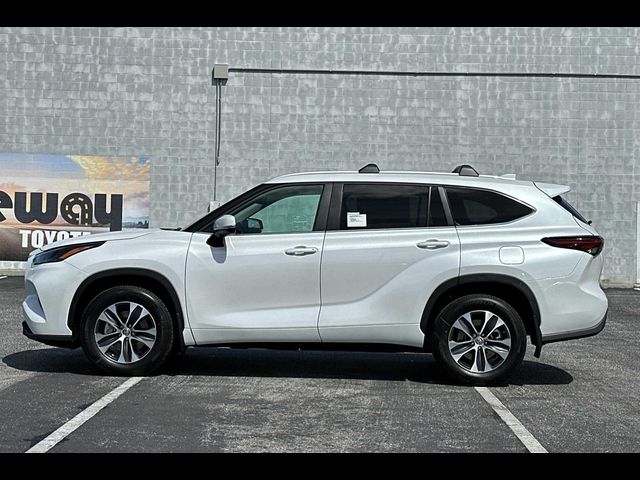 2024 Toyota Highlander XLE