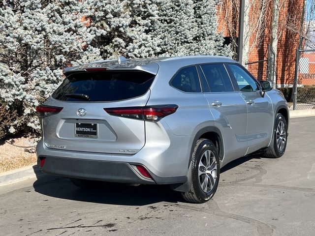 2024 Toyota Highlander LE