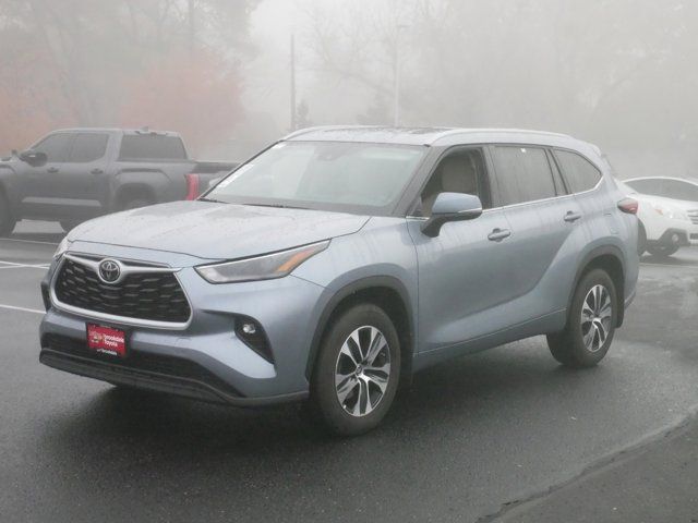 2024 Toyota Highlander XLE