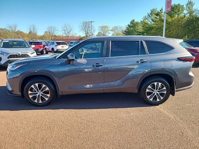 2024 Toyota Highlander XLE