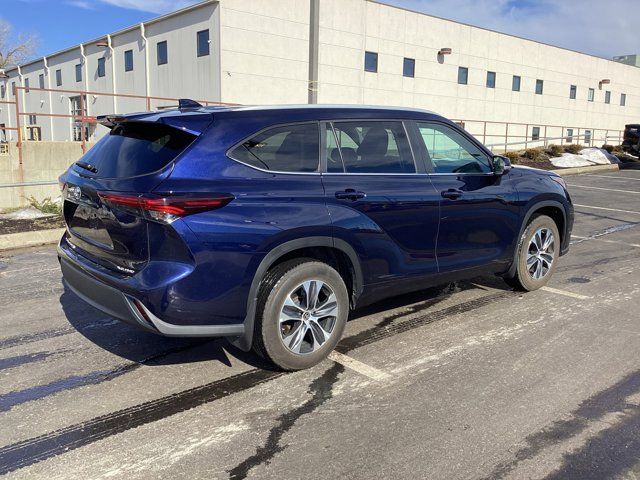 2024 Toyota Highlander XLE