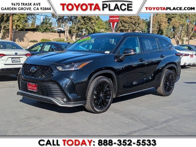 2024 Toyota Highlander LE