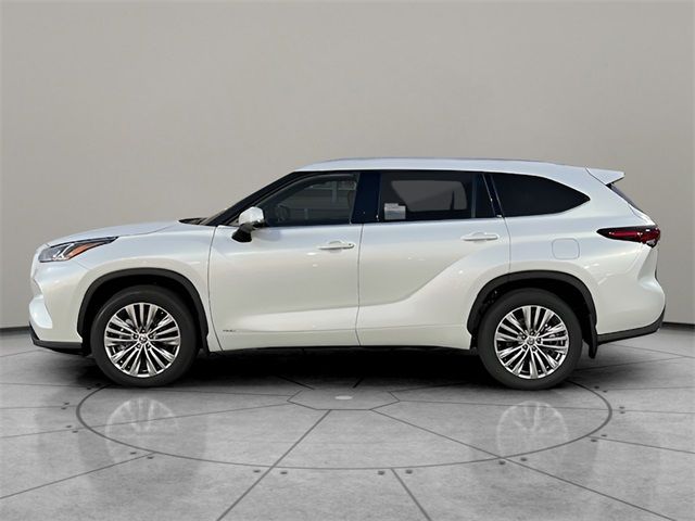 2024 Toyota Highlander Hybrid Platinum