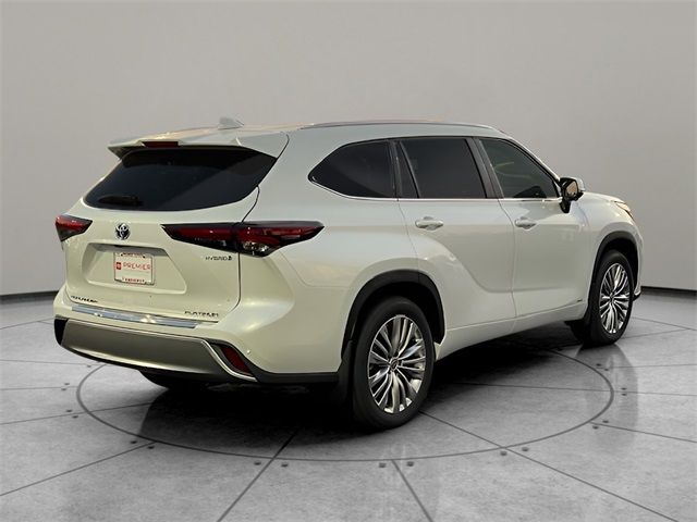 2024 Toyota Highlander Hybrid Platinum