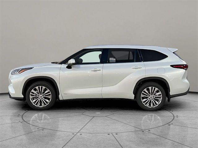 2024 Toyota Highlander Hybrid Platinum