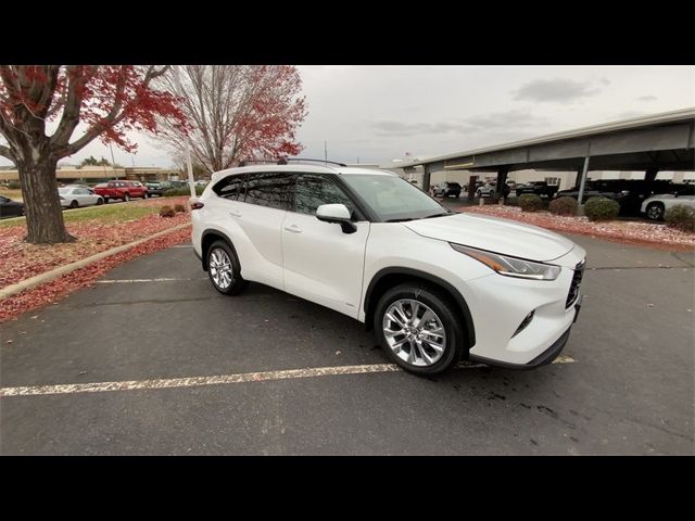 2024 Toyota Highlander Hybrid Limited