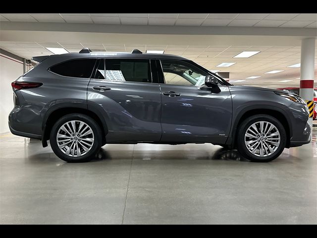 2024 Toyota Highlander Hybrid Platinum