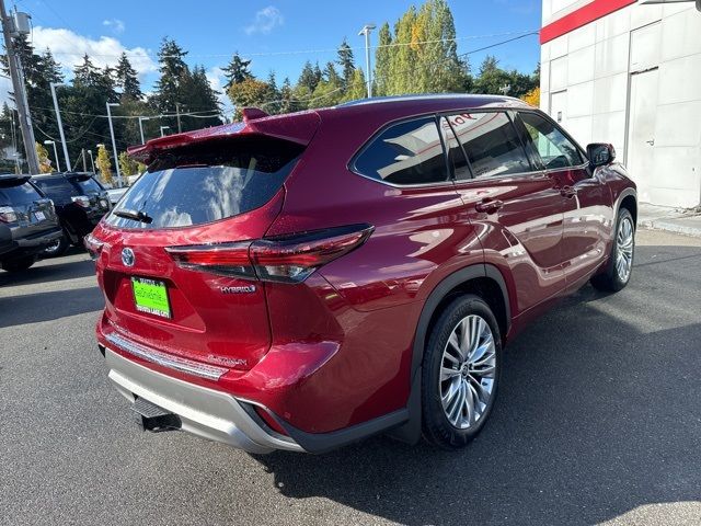 2024 Toyota Highlander Hybrid Platinum