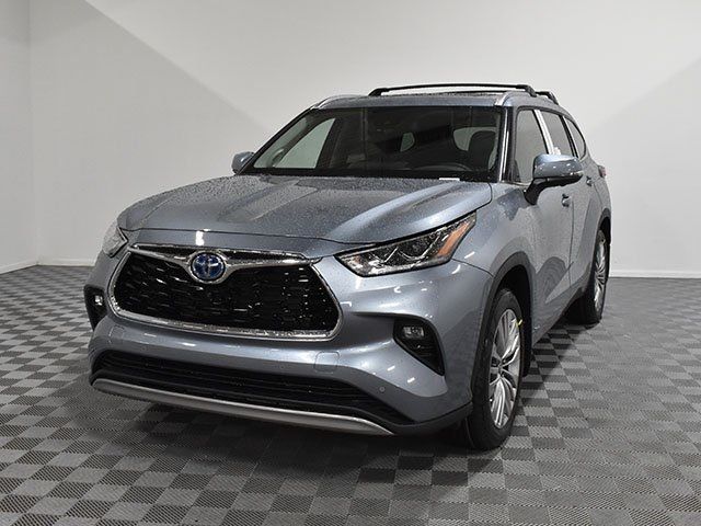 2024 Toyota Highlander Hybrid Platinum