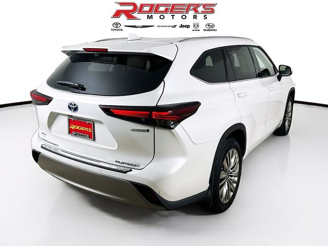 2024 Toyota Highlander Hybrid Platinum