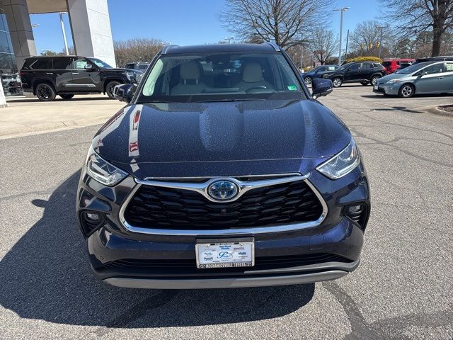 2024 Toyota Highlander Hybrid Platinum