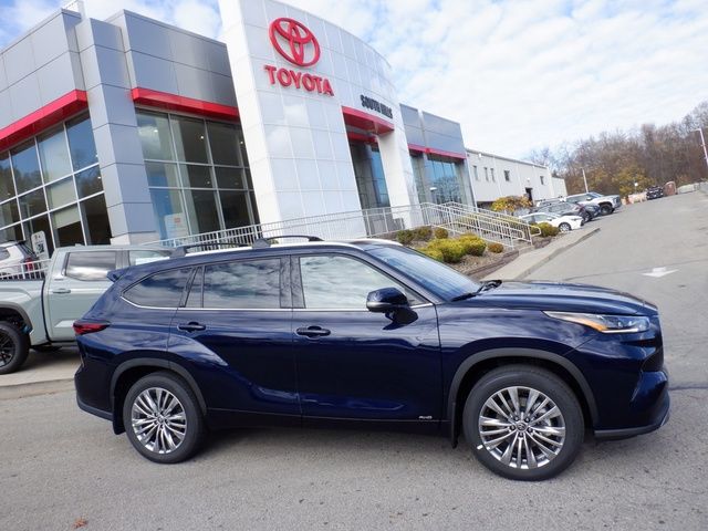 2024 Toyota Highlander Hybrid Platinum