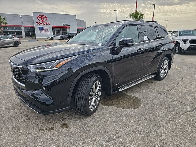 2024 Toyota Highlander Hybrid Platinum